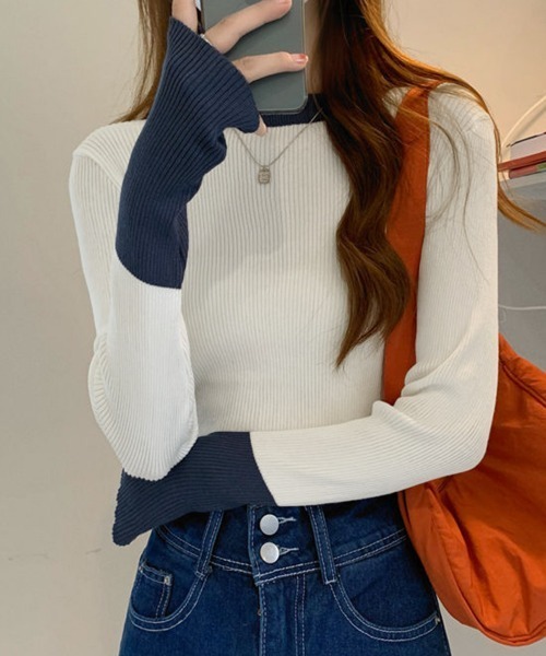 Miniministore(ミニミニストア)の「バイカラーニット 指穴ニットプルオーバー(ニット/セーター・レディース・ダークブルー/ダークベージュ/ホワイト/グレー系1/ブラック/グレー系・FREE)」の2枚目の写真