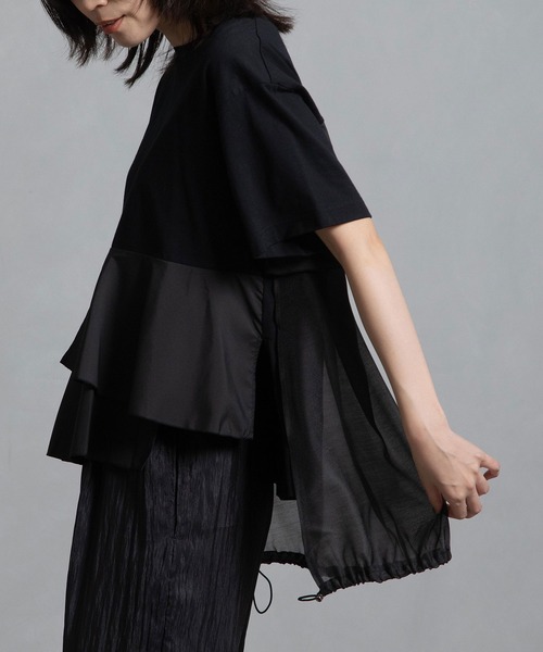 MARECHAL TERRE（マルシャルテル）の「フリルジョイントトップス（Tシャツ/カットソー・レディース・ベージュ/ブラック/カーキ/オフホワイト/ブルー・MEDIUM）」の3枚目の写真