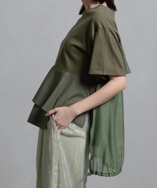 MARECHAL TERRE（マルシャルテル）の「フリルジョイントトップス（Tシャツ/カットソー・レディース・ベージュ/ブラック/カーキ/オフホワイト/ブルー・MEDIUM）」の11枚目の写真