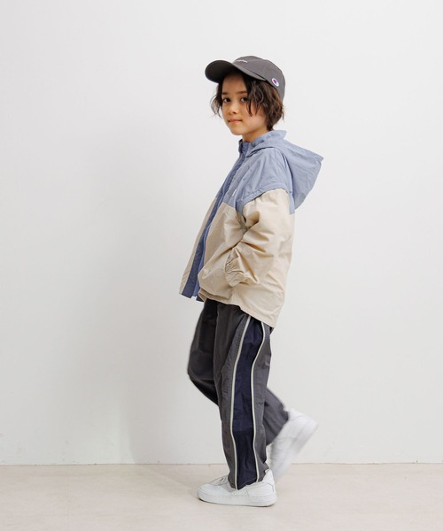 BAYFLOW（ベイフロー）の「[ファスナーの開閉でシルエットが変わる♪]サイドZIPナイロンパンツ(KIDS)（その他パンツ・キッズ・チャコール/カーキ・140cm/120cm/150cm/130cm/110cm）」の3枚目の写真