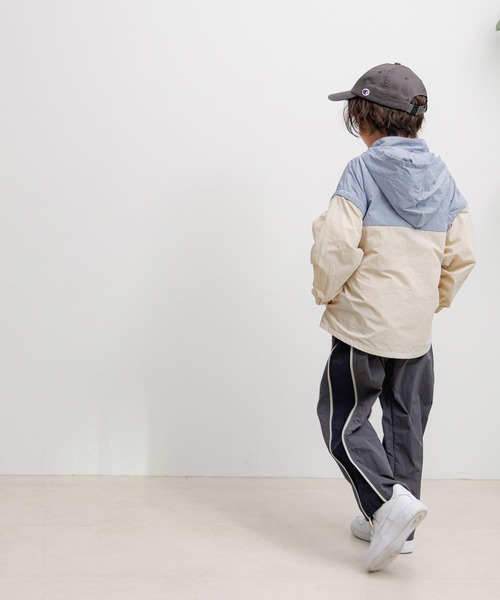 BAYFLOW（ベイフロー）の「[ファスナーの開閉でシルエットが変わる♪]サイドZIPナイロンパンツ(KIDS)（その他パンツ・キッズ・チャコール/カーキ・140cm/120cm/150cm/130cm/110cm）」の5枚目の写真
