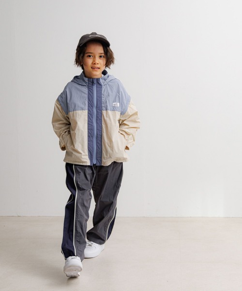 BAYFLOW（ベイフロー）の「[ファスナーの開閉でシルエットが変わる♪]サイドZIPナイロンパンツ(KIDS)（その他パンツ・キッズ・チャコール/カーキ・140cm/120cm/150cm/130cm/110cm）」の6枚目の写真