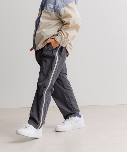 BAYFLOW（ベイフロー）の「[ファスナーの開閉でシルエットが変わる♪]サイドZIPナイロンパンツ(KIDS)（その他パンツ・キッズ・チャコール/カーキ・140cm/120cm/150cm/130cm/110cm）」の12枚目の写真