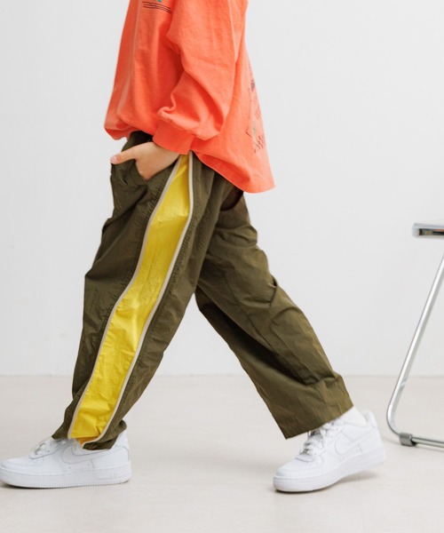 BAYFLOW（ベイフロー）の「[ファスナーの開閉でシルエットが変わる♪]サイドZIPナイロンパンツ(KIDS)（その他パンツ・キッズ・チャコール/カーキ・140cm/120cm/150cm/130cm/110cm）」の18枚目の写真