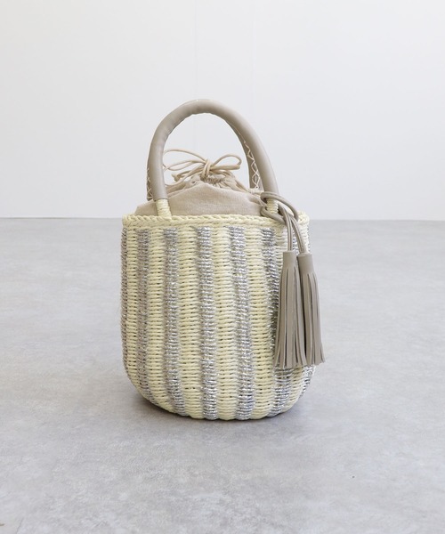 MIAN （ミアン）の「フィルム×ペーパー ストライプトートバッグ（かごバッグ・レディース・ゴールド/シルバー/ブラック・FREE）」の7枚目の写真