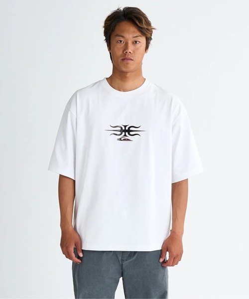 Quiksilver（クイックシルバー）の「MERCURY TRIBE ST /クイックシルバーグラフィック半袖Tシャツ（Tシャツ/カットソー・メンズ・ホワイト/ブラック/ミント・SMALL/LARGE/MEDIUM/X-LARGE）」の6枚目の写真
