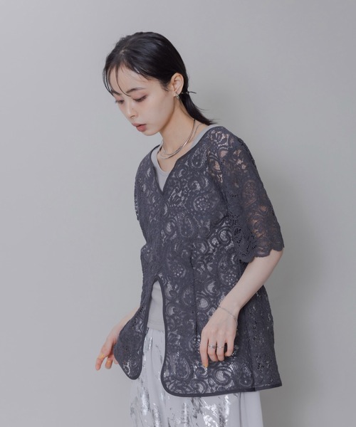 キーネックディープスリットレーストップス レディース キーネックディープスリットレーストップス Eimee Law│Eimee
