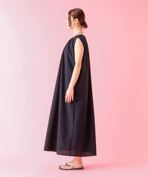 Rouge vif la cle（ルージュヴィフラクレ）の「【Le Melange/ル・メランジュ】ギャザーノースリブワンピース/多機能素材/ノースリーブ/ワンピース【WEB限定】（ワンピース・レディース・ブラック/モカ・フリー）」の11枚目の写真