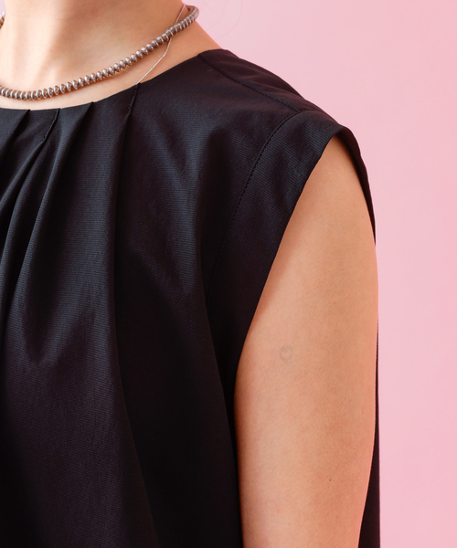 Rouge vif la cle（ルージュヴィフラクレ）の「【Le Melange/ル・メランジュ】ギャザーノースリブワンピース/多機能素材/ノースリーブ/ワンピース【WEB限定】（ワンピース・レディース・ブラック/モカ・フリー）」の8枚目の写真