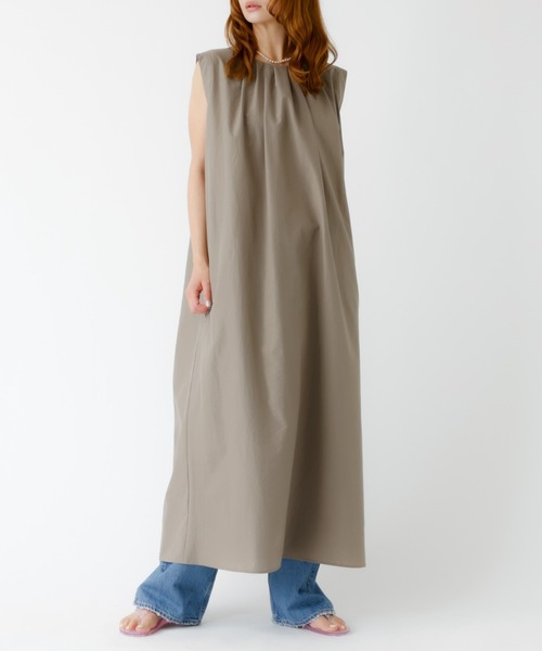 Rouge vif la cle（ルージュヴィフラクレ）の「【Le Melange/ル・メランジュ】ギャザーノースリブワンピース/多機能素材/ノースリーブ/ワンピース【WEB限定】（ワンピース・レディース・ブラック/モカ・フリー）」の2枚目の写真