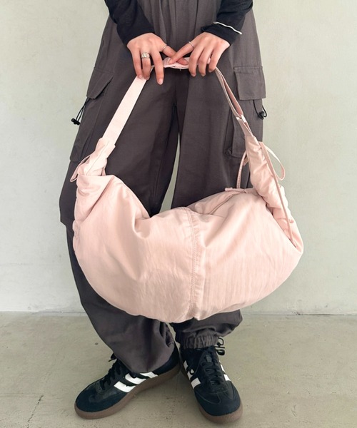 【関税込み】パッド入り ナイロン ショルダーバッグ セール】 モノグラム スクエアナイロンショルダー SSサイズ