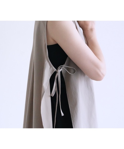 reca（レカ）の「ノースリサイドリボンラッシュガード（ラッシュガード・レディース・ブラック/グレイッシュベージュ・M）」の7枚目の写真