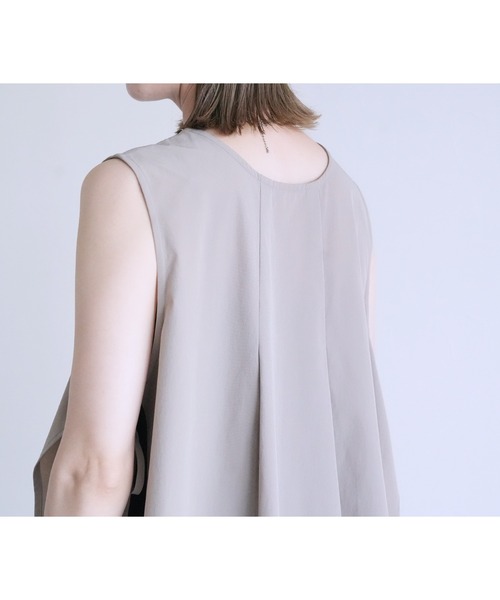 reca（レカ）の「ノースリサイドリボンラッシュガード（ラッシュガード・レディース・ブラック/グレイッシュベージュ・M）」の5枚目の写真