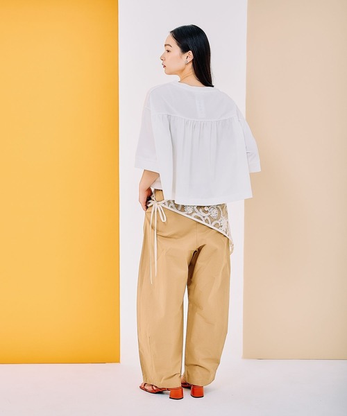 LEPSIM（レプシィム）の「バックギャザーワイドT　290299（Tシャツ/カットソー・レディース・ブラック/ホワイト×ブラック/イエロー/オフホワイト/オレンジ・FREE）」の20枚目の写真