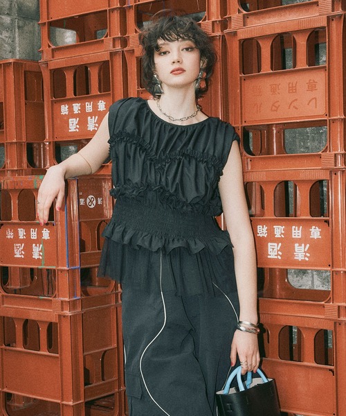 ELLEgirl(エルガール)の「シャーリングノースリーブブラウス(シャツ/ブラウス・レディース・ブラック/オフホワイト/ブルー系その他・FREE)」の15枚目の写真