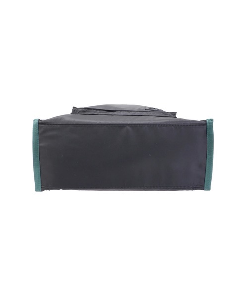 UN3D.（アンスリード）の「【WEB限定】TRAPEZE NYLON BAG / トラピーズナイロンバッグ（トートバッグ・レディース・ベージュ/ブラック・FREE）」の14枚目の写真