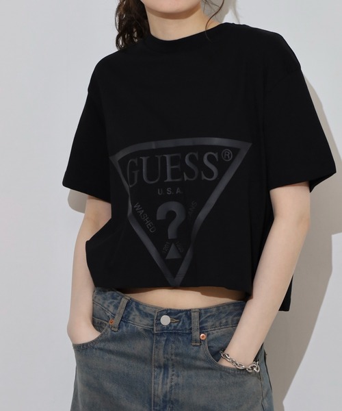 Guess(ゲス)の「GUESS ADELE CROP T-SHIRT TEEシャツ(Tシャツ/カットソー・レディース・ブラック/ライトパープル/グリーン/ピンク・S/M)」の2枚目の写真