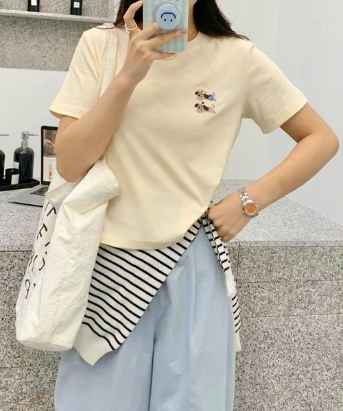 aimoha(アイモハ)の「ワンポイント犬刺繍Tシャツ(Tシャツ/カットソー・レディース・ブルー/ホワイト/ライトグレー/ダークグレー/ベージュ・FREE)」の1枚目の写真