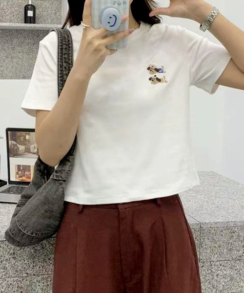 aimoha(アイモハ)の「ワンポイント犬刺繍Tシャツ(Tシャツ/カットソー・レディース・ブルー/ホワイト/ライトグレー/ダークグレー/ベージュ・FREE)」の2枚目の写真
