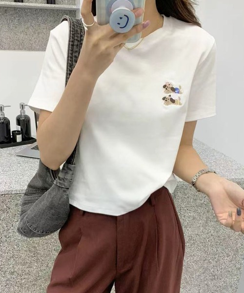 aimoha(アイモハ)の「ワンポイント犬刺繍Tシャツ(Tシャツ/カットソー・レディース・ブルー/ホワイト/ライトグレー/ダークグレー/ベージュ・FREE)」の7枚目の写真