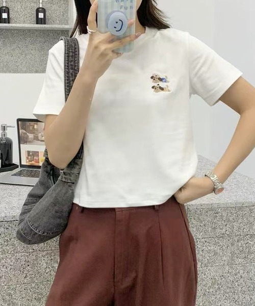 aimoha(アイモハ)の「ワンポイント犬刺繍Tシャツ(Tシャツ/カットソー・レディース・ブルー/ホワイト/ライトグレー/ダークグレー/ベージュ・FREE)」の8枚目の写真
