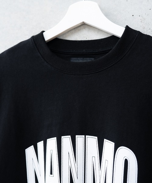 Nanmo.(ナンモ)の「Nanmo.Logo T-shirt / ロゴグラフィックTシャツ(Tシャツ/カットソー・メンズ・ホワイト/ブラック・MEDIUM/LARGE)」の13枚目の写真