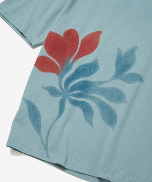 rehacer(レアセル)の「rehacer : Petal Haze Relax Fit T-shirt / ペタルヘイズ リラックス フィットTシャツ(Tシャツ/カットソー・メンズ・ブルー/ホワイト/スミクロ・LARGE/X-LARGE/SMALL/MEDIUM)」の14枚目の写真