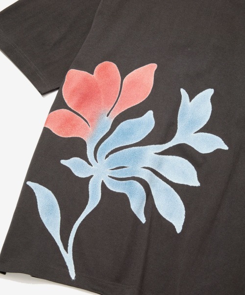 rehacer(レアセル)の「rehacer : Petal Haze Relax Fit T-shirt / ペタルヘイズ リラックス フィットTシャツ(Tシャツ/カットソー・メンズ・ブルー/ホワイト/スミクロ・LARGE/X-LARGE/SMALL/MEDIUM)」の17枚目の写真