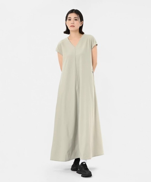 NEW BALANCE(ニューバランス)の「New Balance Sleeveless Sunshield Easy Dress(ニューバランス スリーブレス サンシールド イージー ドレス)(ワンピース・レディース・グリーン系/ブラック系・SMALL/MEDIUM/LARGE)」の1枚目の写真