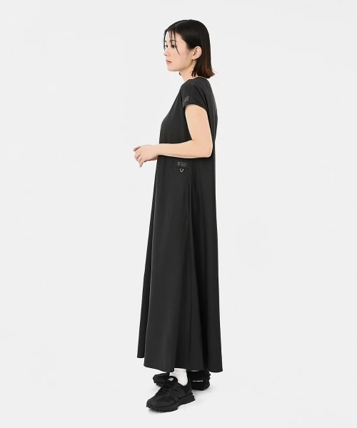 NEW BALANCE(ニューバランス)の「New Balance Sleeveless Sunshield Easy Dress(ニューバランス スリーブレス サンシールド イージー ドレス)(ワンピース・レディース・グリーン系/ブラック系・SMALL/MEDIUM/LARGE)」の7枚目の写真