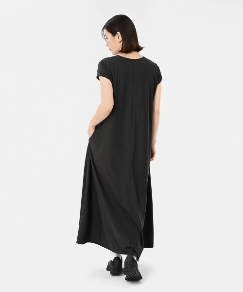 NEW BALANCE(ニューバランス)の「New Balance Sleeveless Sunshield Easy Dress(ニューバランス スリーブレス サンシールド イージー ドレス)(ワンピース・レディース・グリーン系/ブラック系・SMALL/MEDIUM/LARGE)」の8枚目の写真