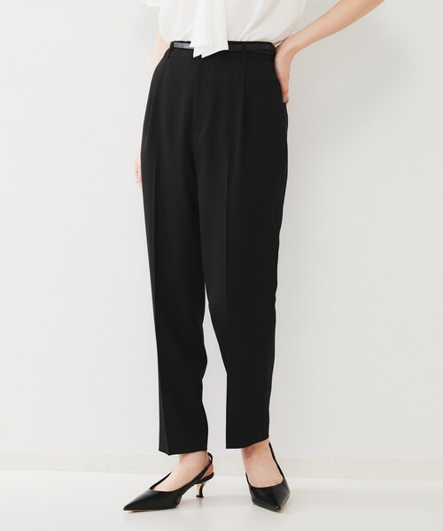 UNTITLED（アンタイトル）の「【通勤スーツ】ライトウェイト テーパードパンツ（その他パンツ・レディース・サンドベージュ/ネイビー/ブラック/チャコールグレー・50/42/44/46/48/00/01/02/03/04）」の2枚目の写真