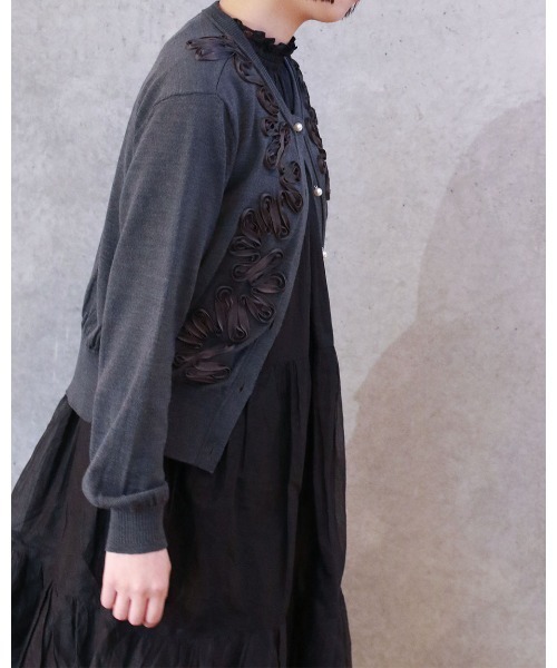 Marilyn Moon（マリリンムーン）の「code embroidery cardigan（カーディガン/ボレロ・レディース・チャコール/レッド/ブラック/オフホワイト・FREE）」の14枚目の写真