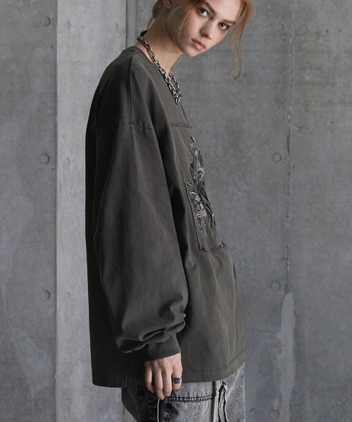 SERACE(セラス)の「【SERACE】Vintage design loose pigment flower embroidery long tee / ヴィンテージデザインルーズピグメントフラワー刺繍ロンT(Tシャツ/カットソー・メンズ・ブラック/ブルー/グレー・S/M/L)」の19枚目の写真