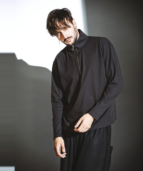 NO ID.(ノーアイディ)の「【NO ID.】Half Zip Big Pullover / ハーフ ジップ ビッグ プルオーバー(ポロシャツ・メンズ・ブラック/グレー/ホワイト・1/2)」の6枚目の写真