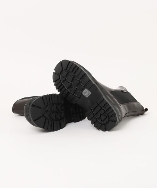 CHARLES & KEITH（チャールズ & キース）の「Darra ダラ リジッドソールチェルシーブーツ（ブーツ・レディース・ブラック/バーガンディー/ベージュ・24.5cm/23.5cm/23cm/22.5cm/26.5cm/25.5cm/25cm）」の22枚目の写真