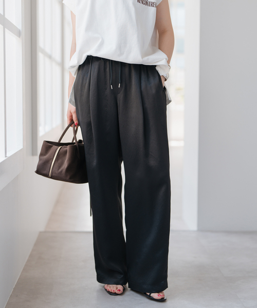 Spick & Span(スピックアンドスパン)の「《WEB限定 / 追加》ワッシャーサテンイージーパンツ(その他パンツ・レディース・ブラック/チャコールグレー・40/38/36)」の7枚目の写真