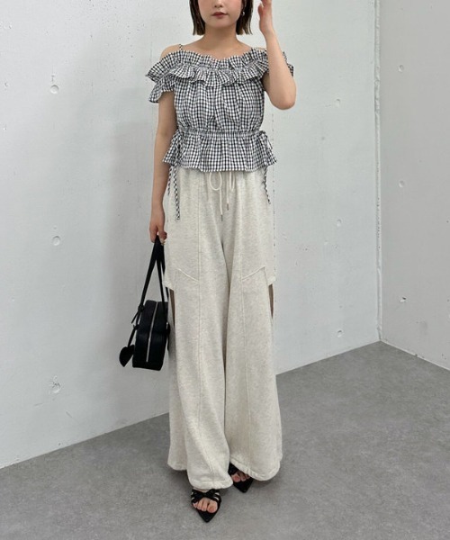 archives（アルシーヴ）の「チェックフリルオフショルブラウス（シャツ/ブラウス・レディース・オフホワイト/ブラック/ベージュ・MEDIUM）」の19枚目の写真