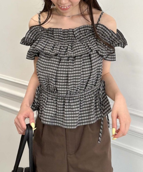 archives（アルシーヴ）の「チェックフリルオフショルブラウス（シャツ/ブラウス・レディース・オフホワイト/ブラック/ベージュ・MEDIUM）」の5枚目の写真