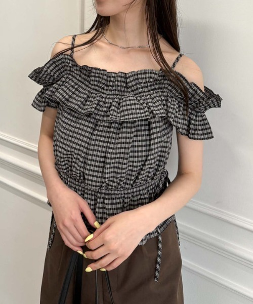 archives（アルシーヴ）の「チェックフリルオフショルブラウス（シャツ/ブラウス・レディース・オフホワイト/ブラック/ベージュ・MEDIUM）」の6枚目の写真