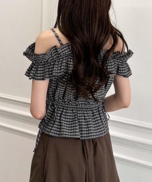 archives（アルシーヴ）の「チェックフリルオフショルブラウス（シャツ/ブラウス・レディース・オフホワイト/ブラック/ベージュ・MEDIUM）」の8枚目の写真