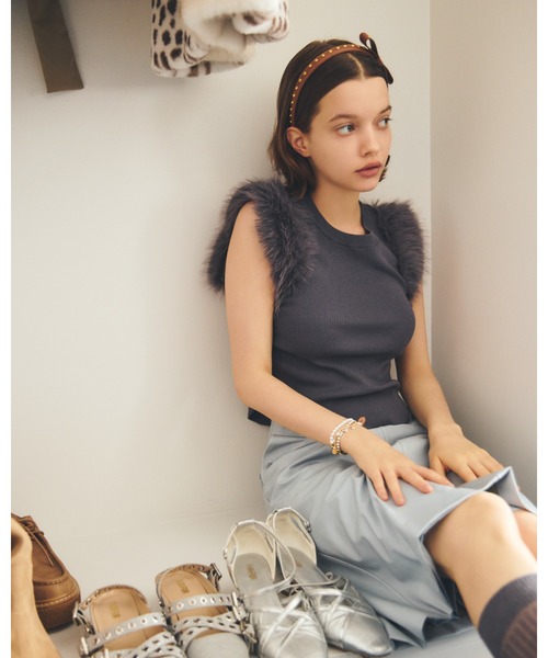 FURFUR(ファーファー)の「エコファースリーブニットトップス(ニット/セーター・レディース・ホワイト/ピンク/チャコールグレー・F)」の6枚目の写真