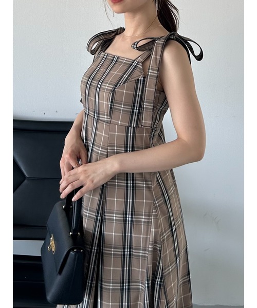 SNIDEL（スナイデル）の「タックキャミワンピース（ワンピース・レディース・マスタード/チェック/ブラック・1/0）」の9枚目の写真