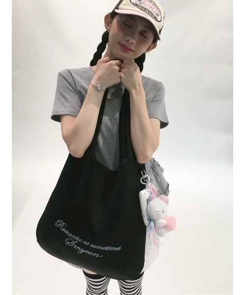 Soft embroidery shoulder bag/ソフトタッチ刺繍ショルダーバッグ