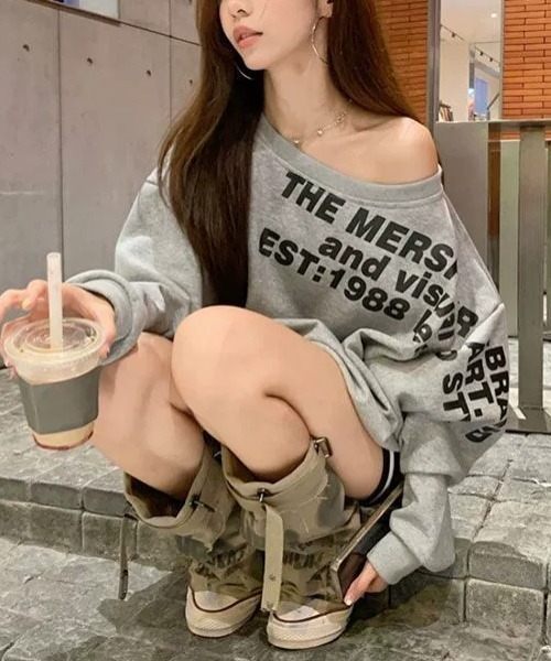 セール】ロゴ オフショルダー スウェット Y2K ギャル（スウェット