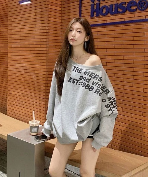 セール】ロゴ オフショルダー スウェット Y2K ギャル（スウェット