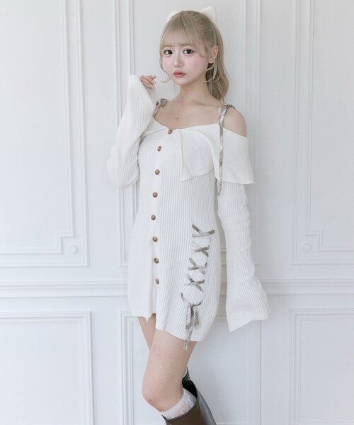 OLIVE des OLIVE(オリーブデオリーブ)の「【Belle Charme】レースアップオフショルニットワンピ(ワンピース・レディース・チャコールグレー/ブラック/オフホワイト・FREE)」の2枚目の写真