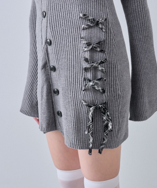 OLIVE des OLIVE(オリーブデオリーブ)の「【Belle Charme】レースアップオフショルニットワンピ(ワンピース・レディース・チャコールグレー/ブラック/オフホワイト・FREE)」の6枚目の写真