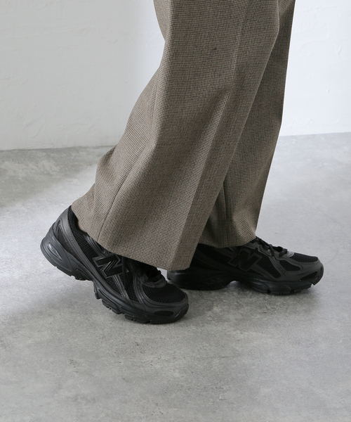 NEW BALANCE(ニューバランス)の「【NEW BALANCE / ニューバランス】U740 B02:スニーカー(スニーカー・レディース・ブラック・24.5cm/24cm/25cm)」の2枚目の写真