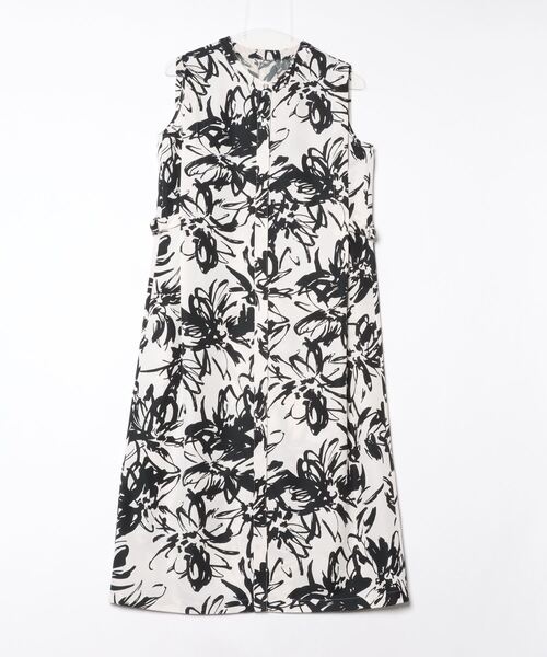 MICO COULIER(ミコクリエ)の「ビックフラワープリントワンピース(ワンピース・レディース・ホワイト系その他4/ベージュ系その他3/ブラック系その他3・38)」の1枚目の写真